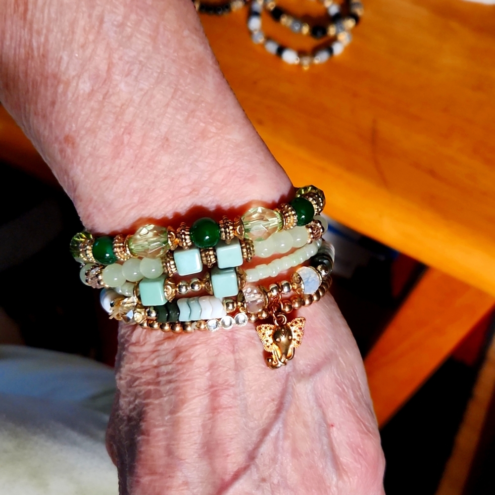 Bracelets 5pcs.